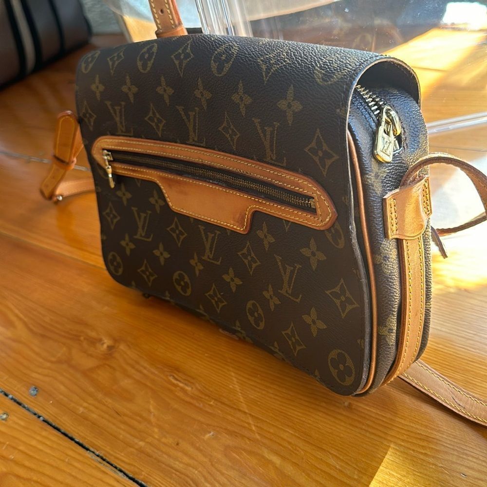 Authentic Vintage Louis Vuitton Saint Germain 28 - Picture 4 of 16